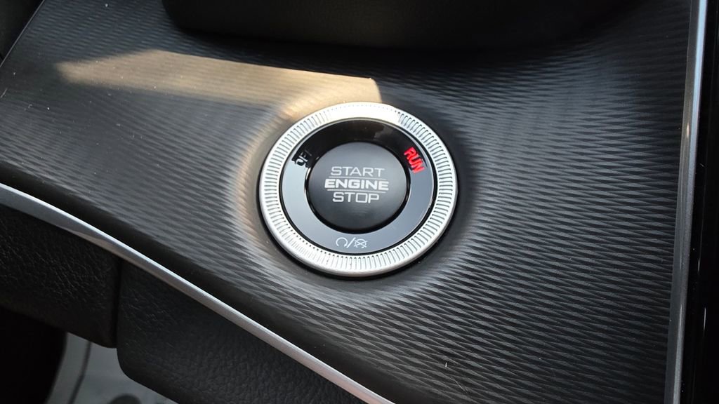 New 2025 Jeep Grand Cherokee L Laredo w/ Luxury Tech Group I image 40