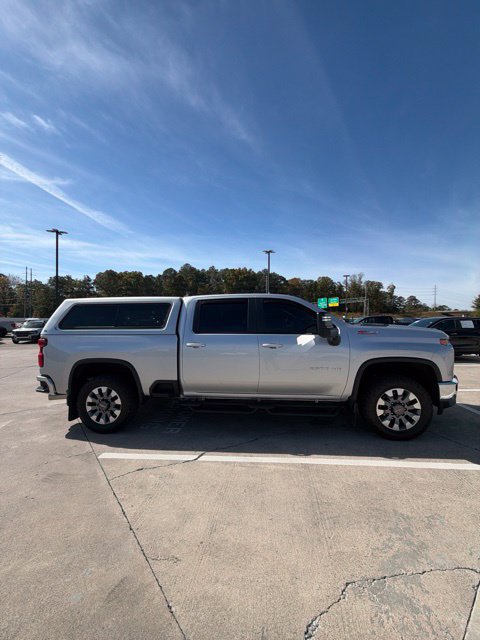Used 2022 Chevrolet Silverado 2500 LT w/ Convenience Package AWD/4WD image 6