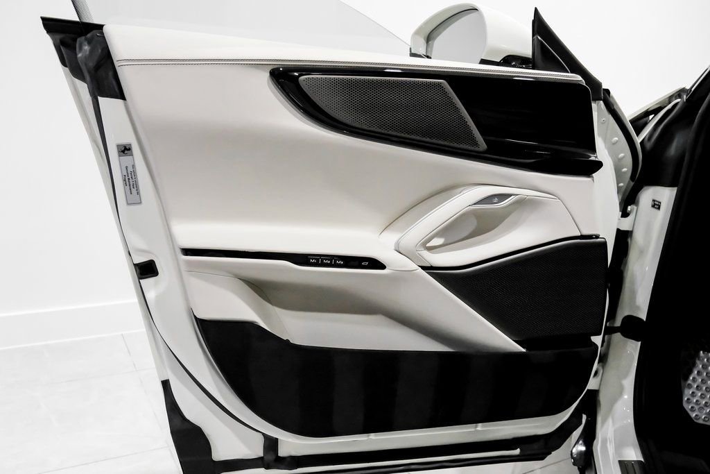 Used 2025 Ferrari Purosangue image 40