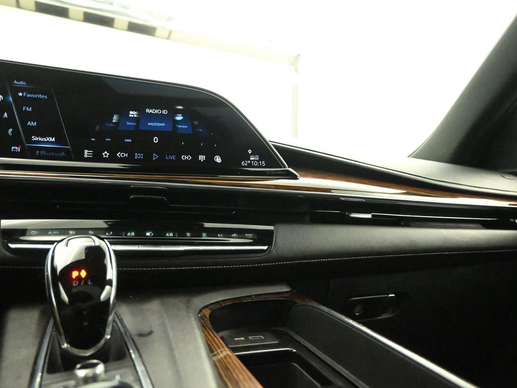 Used 2022 Cadillac Escalade ESV Premium Luxury image 18