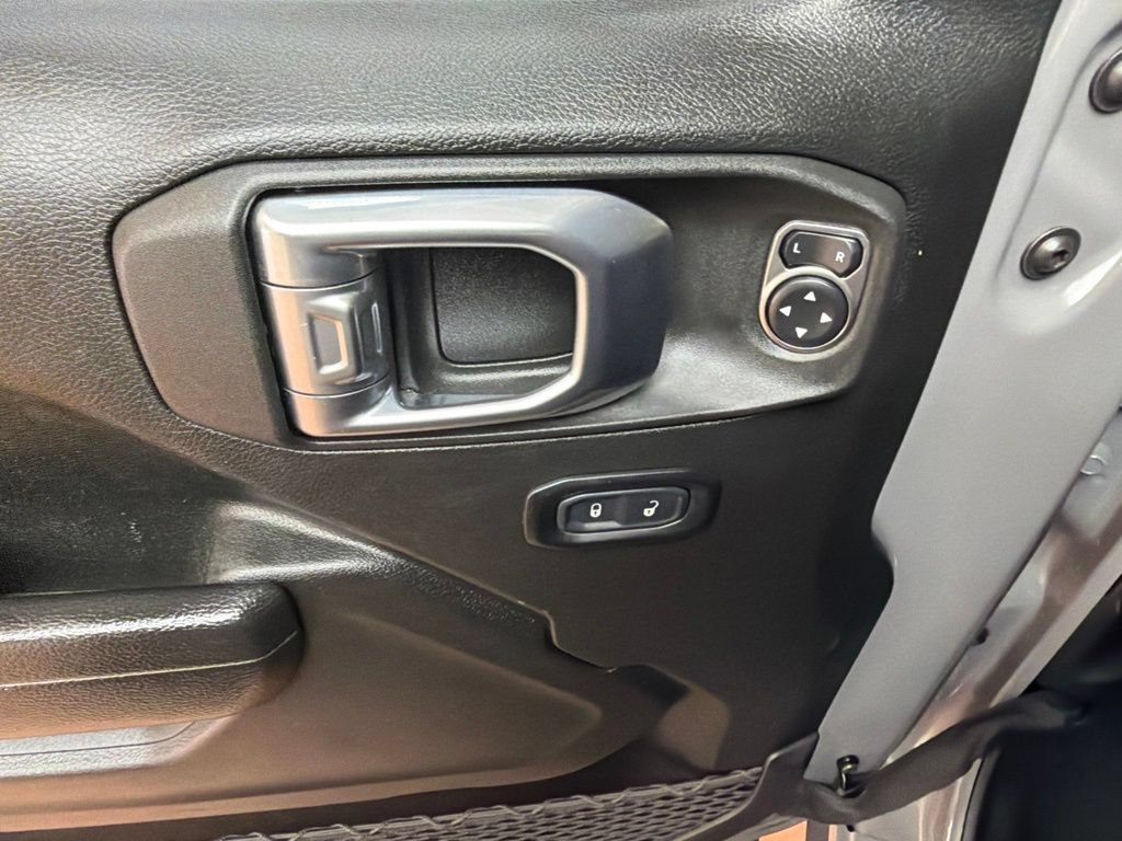 Used 2022 Jeep Gladiator Mojave w/ LED Lighting Group AWD/4WD image 20