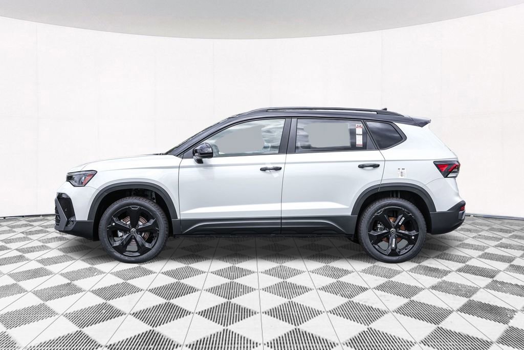 Used 2025 Volkswagen Taos SE image 14