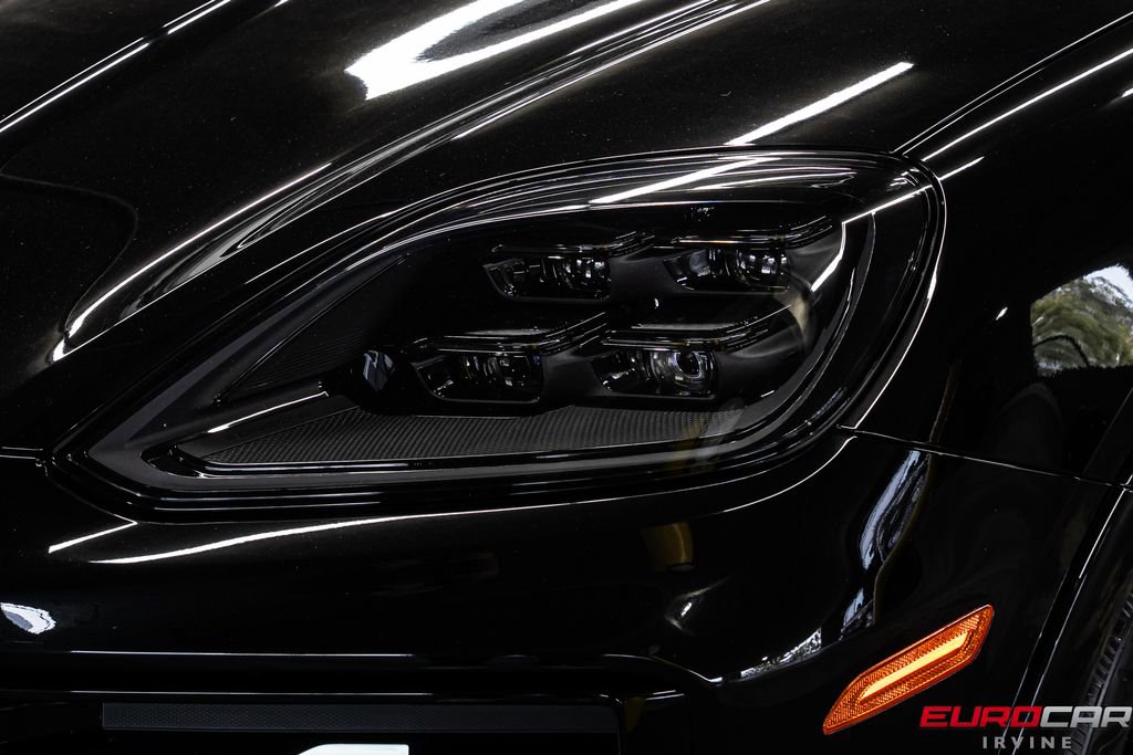Used 2025 Porsche Cayenne GTS image 10
