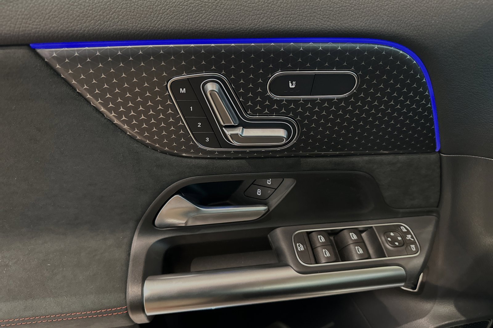 New 2025 Mercedes-Benz GLA 35 AMG 4MATIC image 8