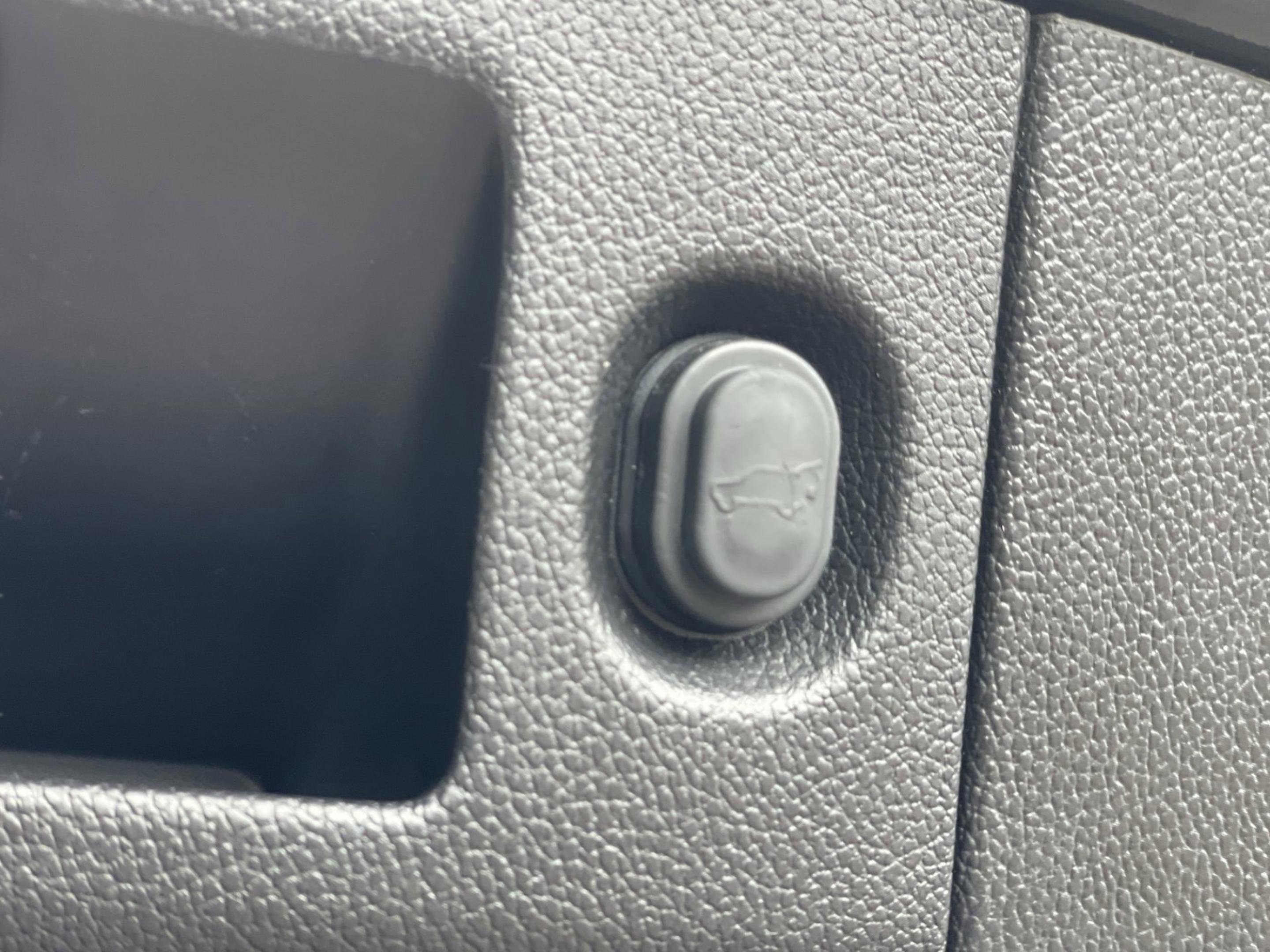 Used 2019 GMC Yukon SLT image 9