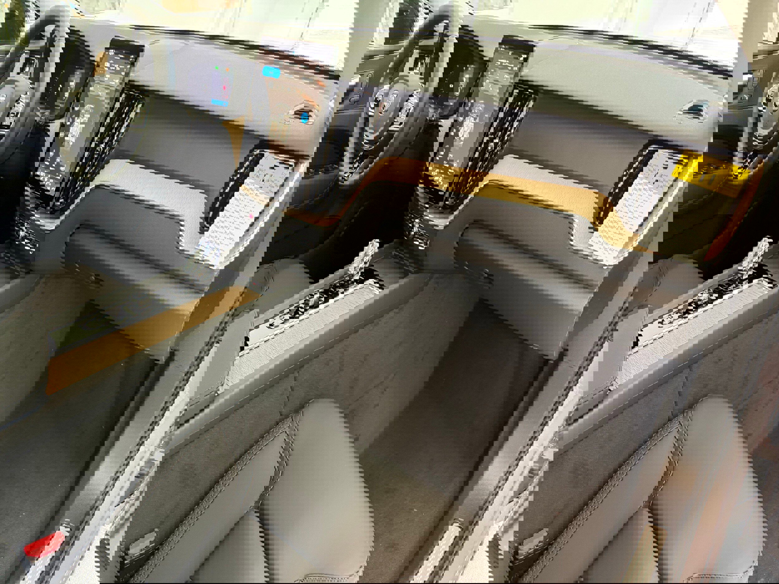 New 2026 Volvo XC60 B5 Plus w/ Protection Package Premier image 25