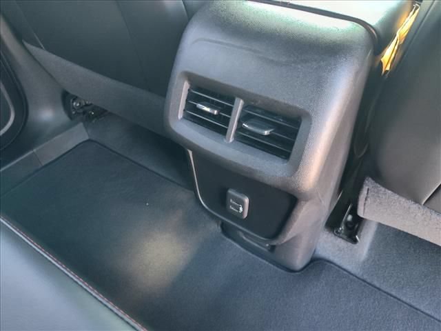 Certified 2022 Chevrolet Equinox RS w/ Infotainment Package FWD image 11