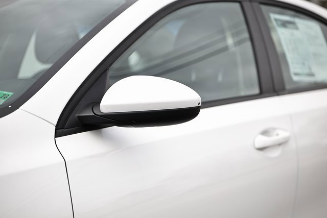 Used 2024 Kia Forte LXS image 3