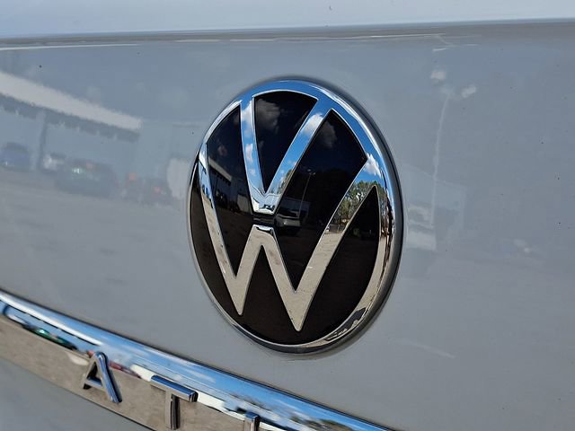 Used 2022 Volkswagen Atlas Cross Sport SE image 32