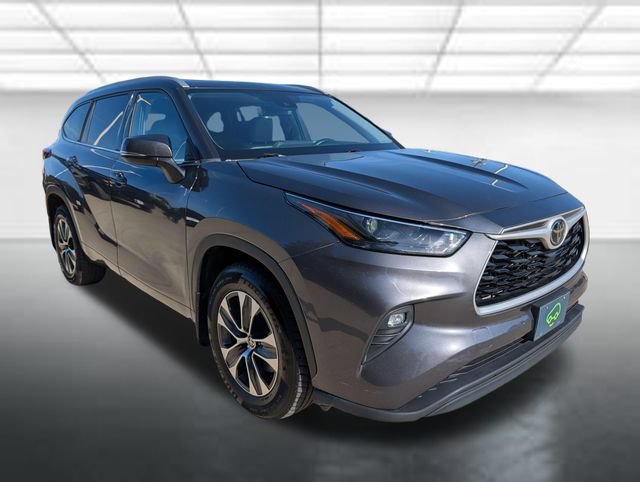 Used 2022 Toyota Highlander XLE