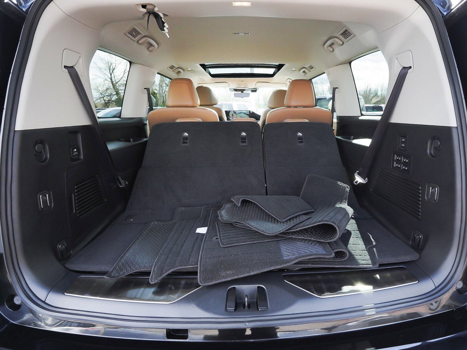 Used 2025 INFINITI QX80 Sensory AWD/4WD image 54