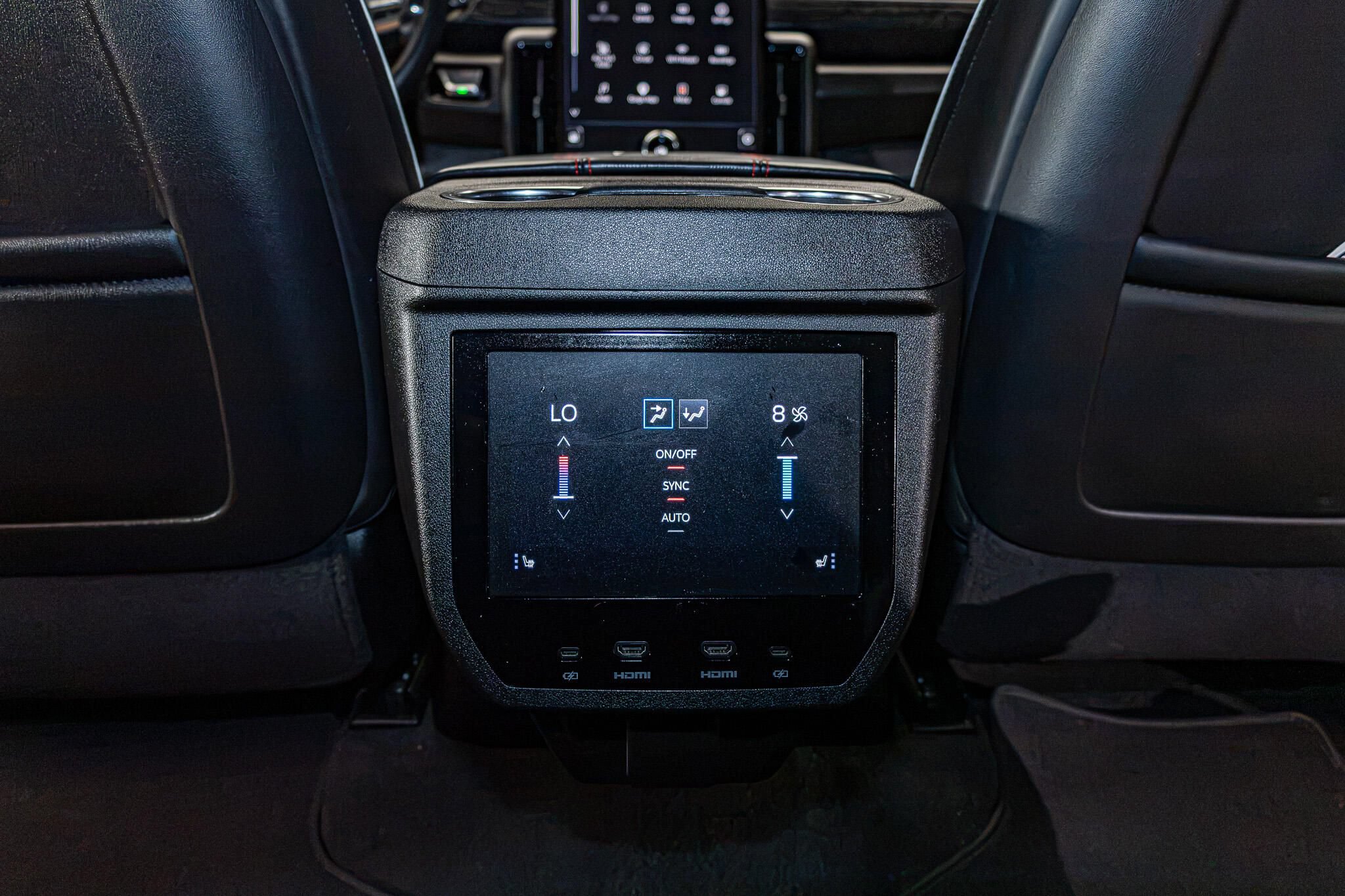 Used 2025 GMC Yukon AT4 Ultimate AWD/4WD image 26