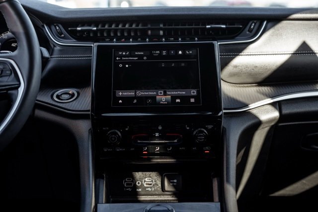 Used 2023 Jeep Grand Cherokee L Laredo image 18