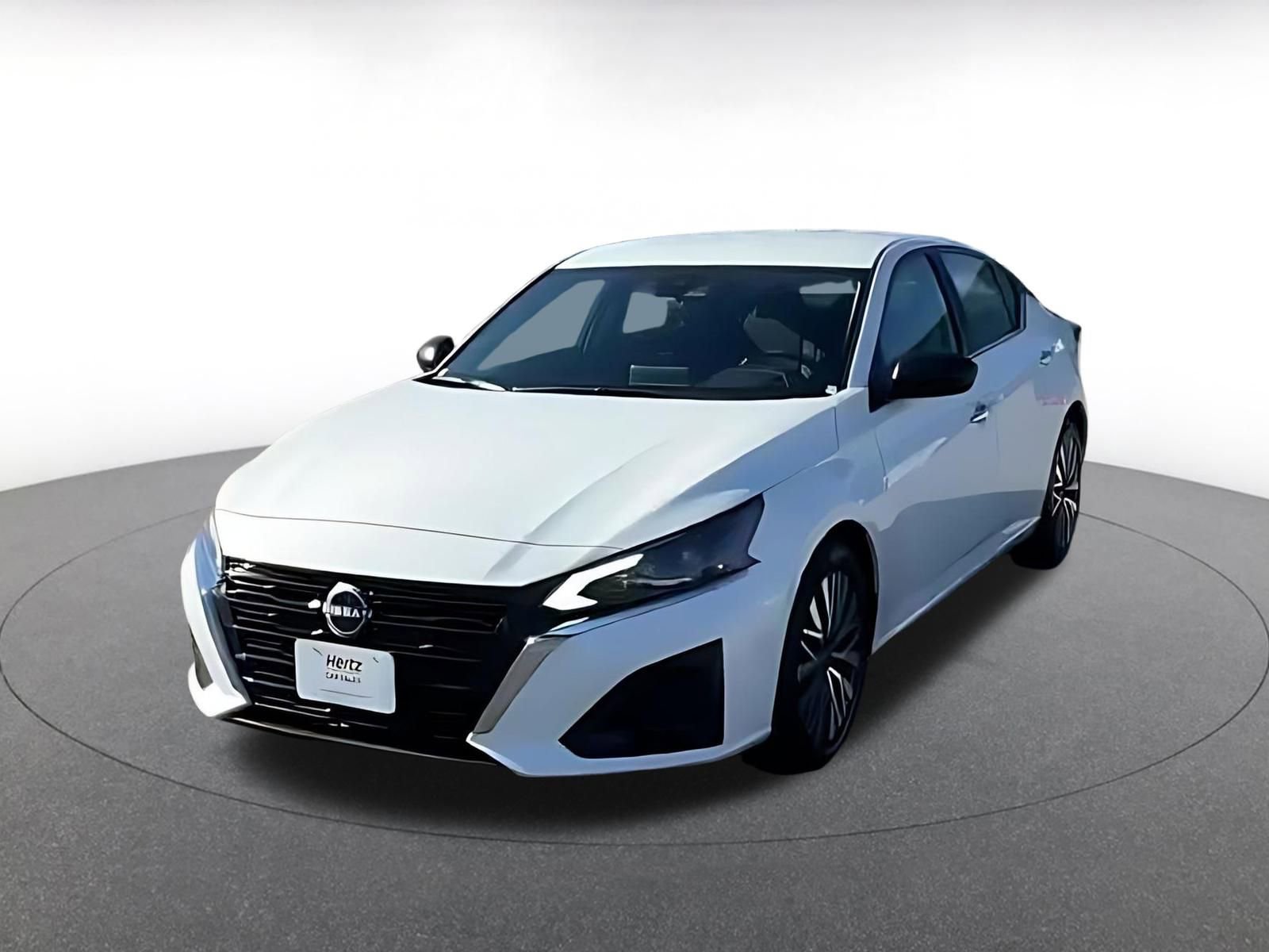 Used 2025 Nissan Altima 2.5 SV image 4