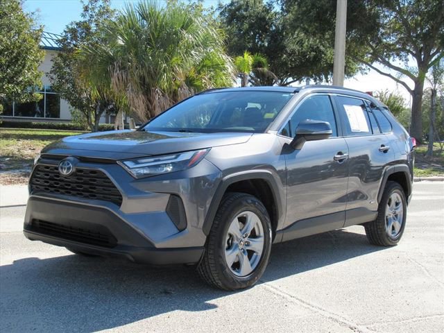Used 2022 Toyota RAV4 XLE image 3