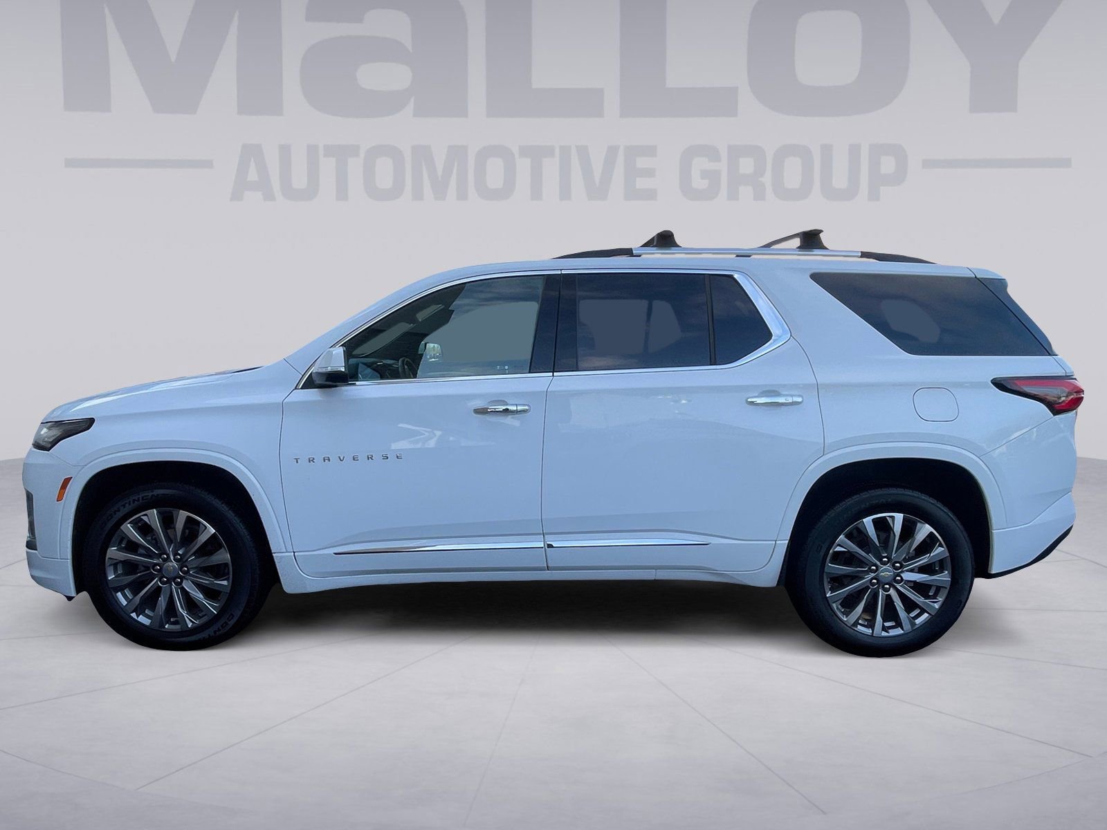 Used 2023 Chevrolet Traverse Premier w/ LPO, Cargo Package image 2