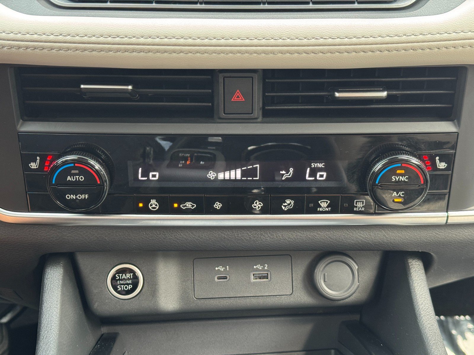 Used 2023 Nissan Rogue SV w/ SV Premium B Package FWD image 25
