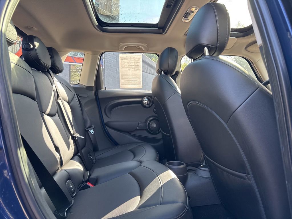 Used 2016 MINI Cooper 4-Door Hardtop FWD image 8