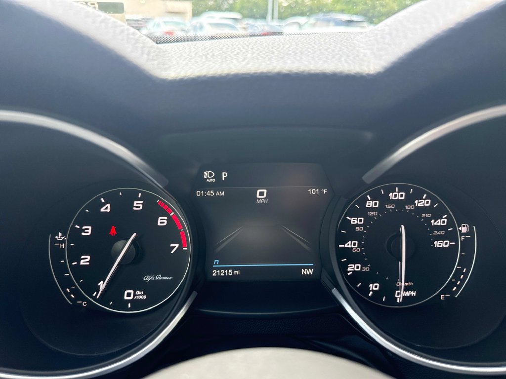 Used 2023 Alfa Romeo Stelvio Ti AWD/4WD image 16