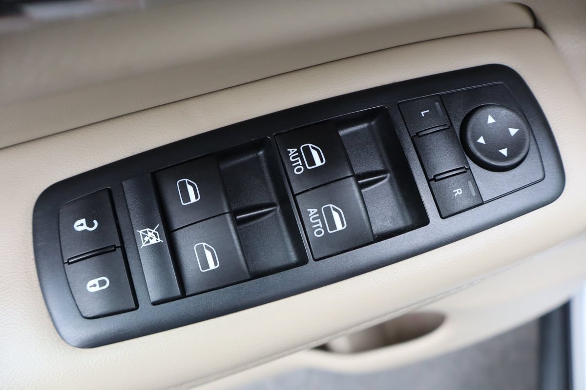 Used 2016 Jeep Grand Cherokee Limited AWD/4WD image 27
