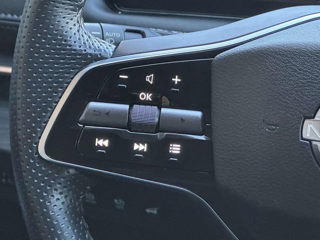 Used 2024 Nissan Ariya AWD image 23