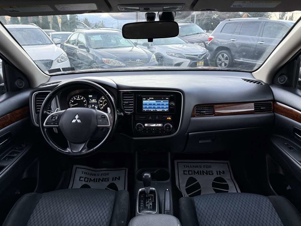 Used 2014 Mitsubishi Outlander GT image 13