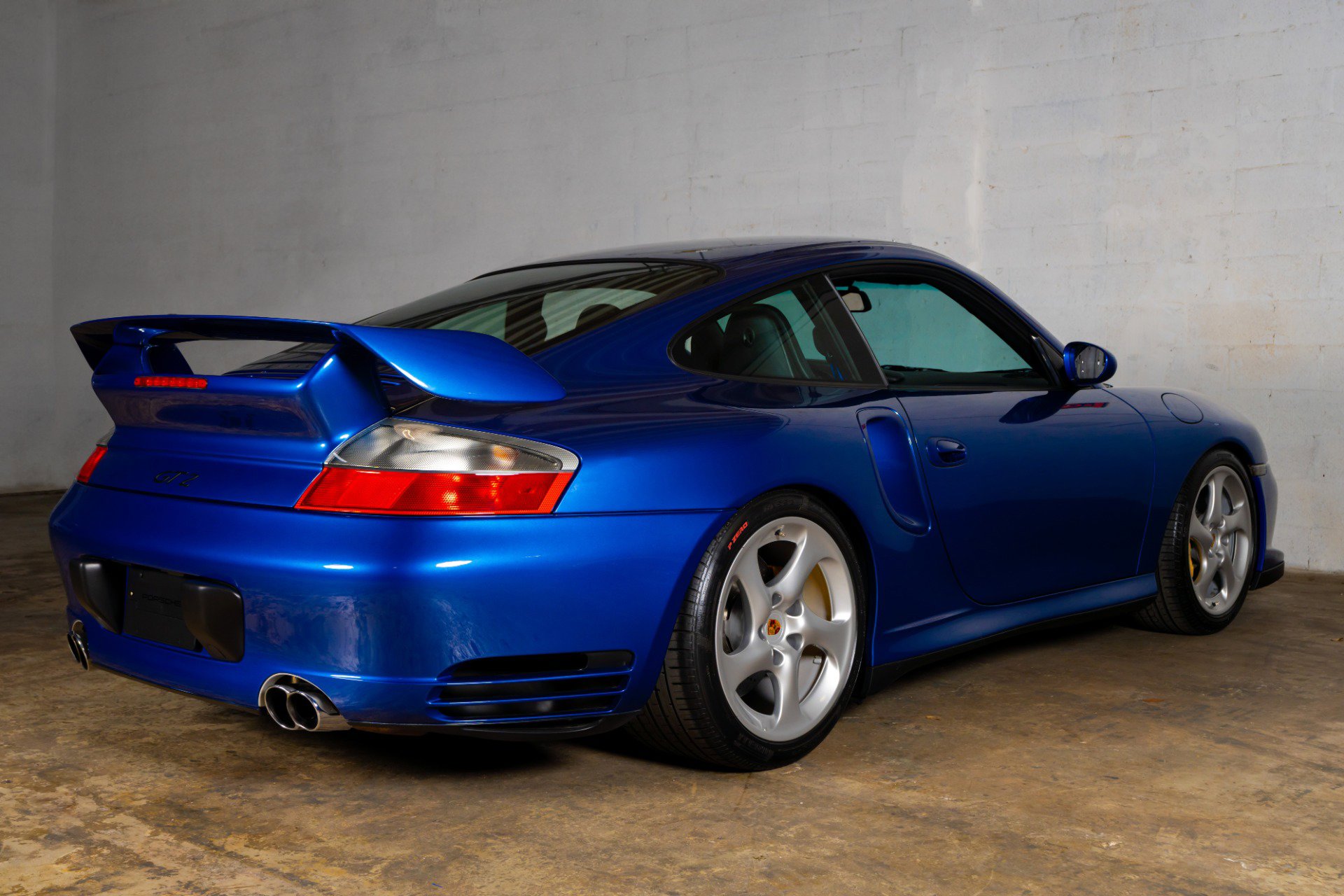 Used 2003 Porsche 911 GT2 image 10