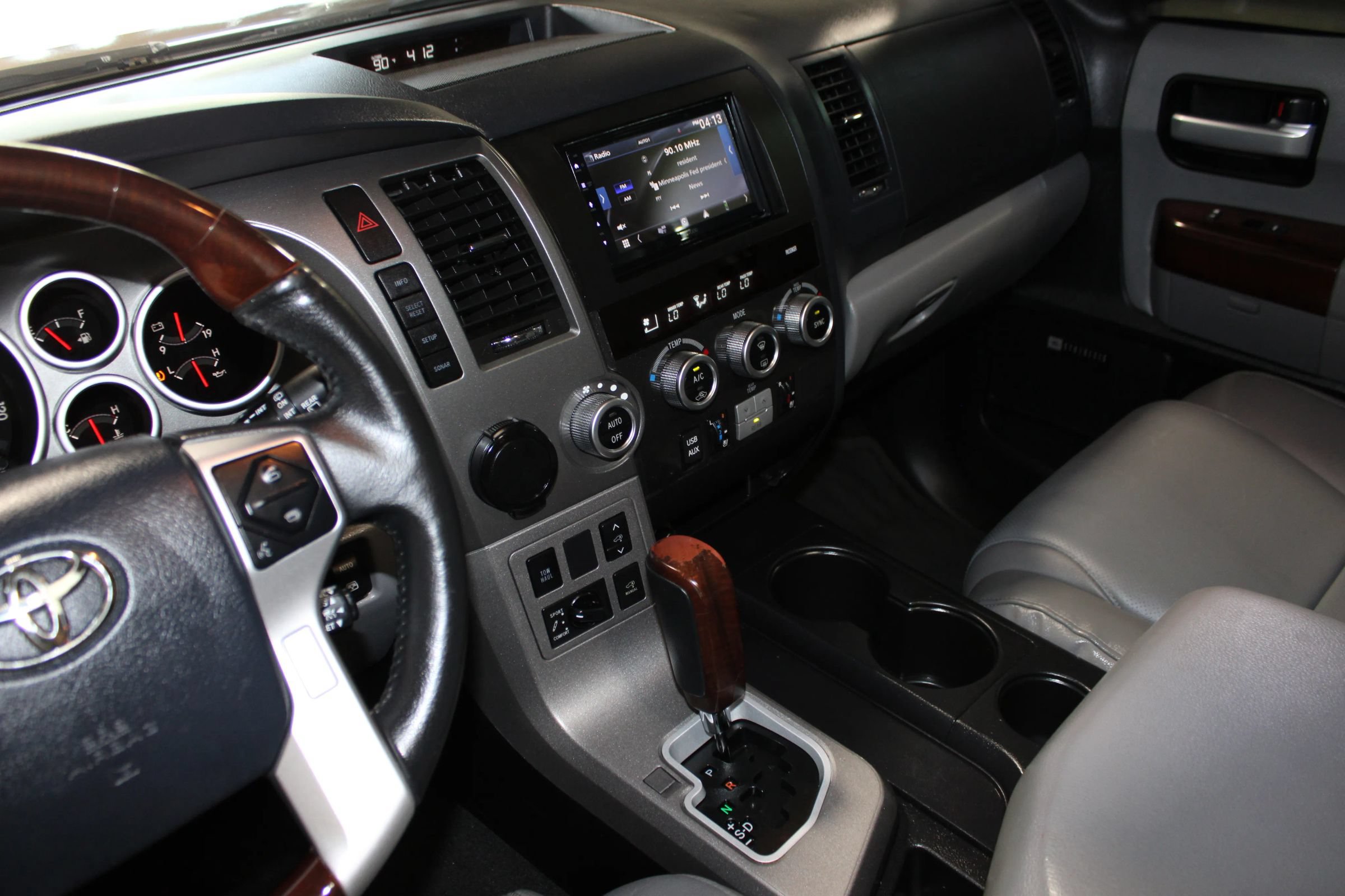 Used 2014 Toyota Sequoia Platinum RWD image 16