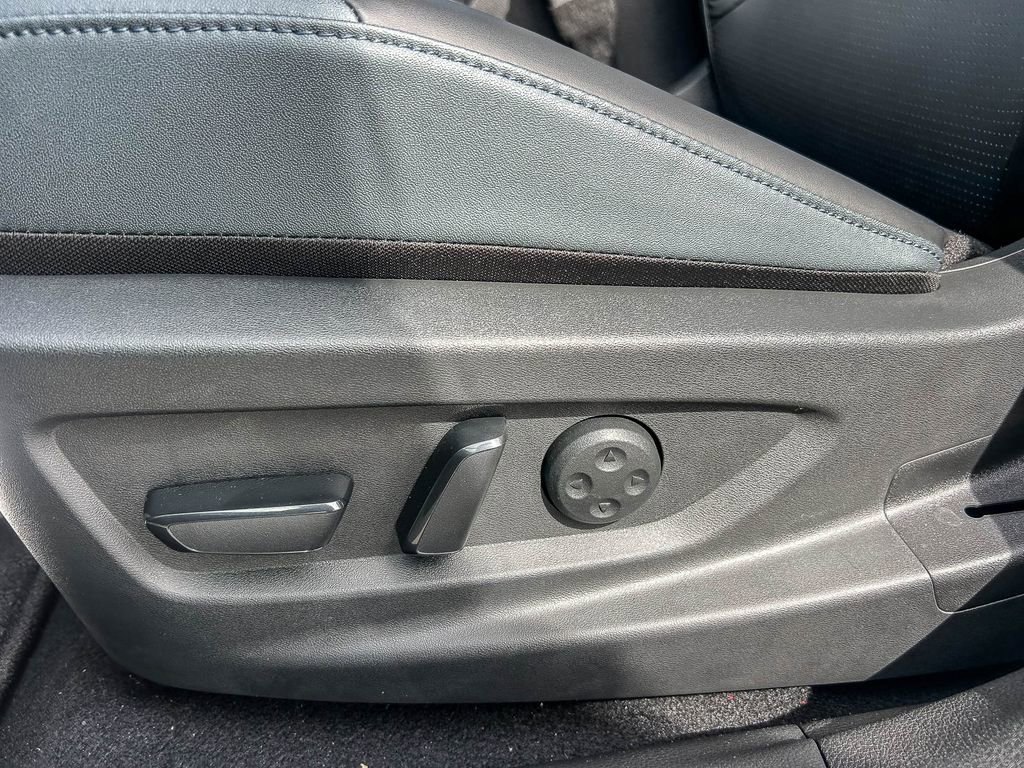 New 2026 Nissan Leaf Platinum+ FWD image 25