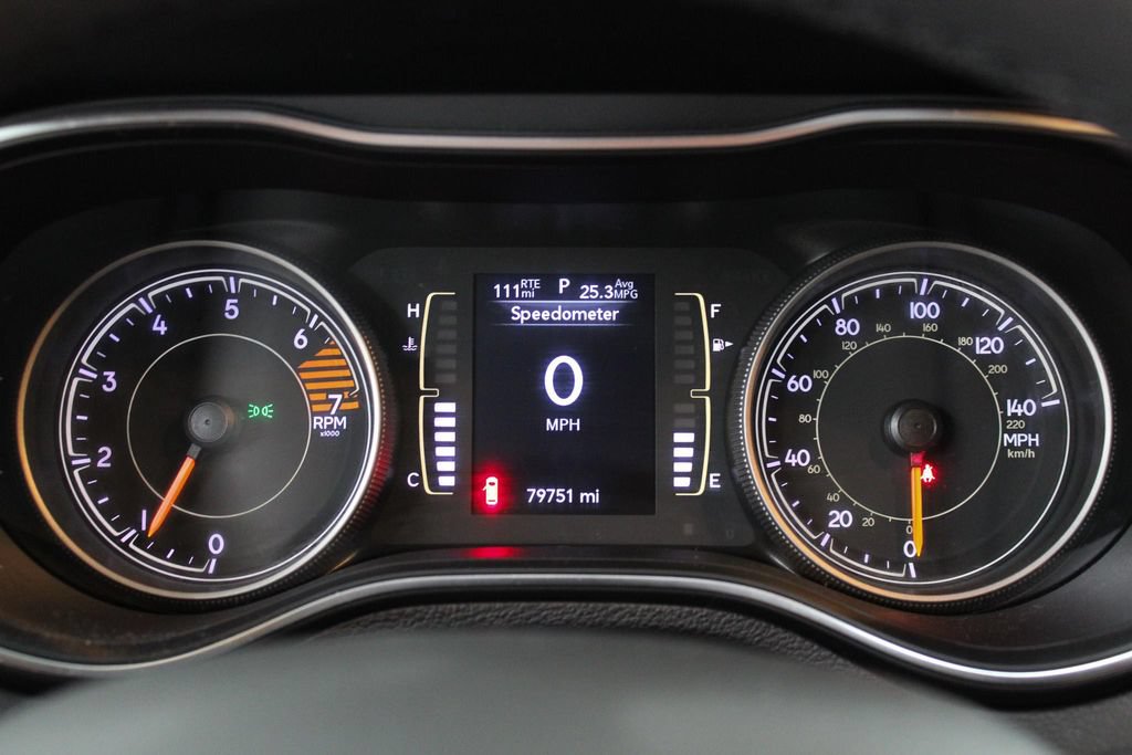 Used 2020 Jeep Cherokee Latitude Plus FWD image 32