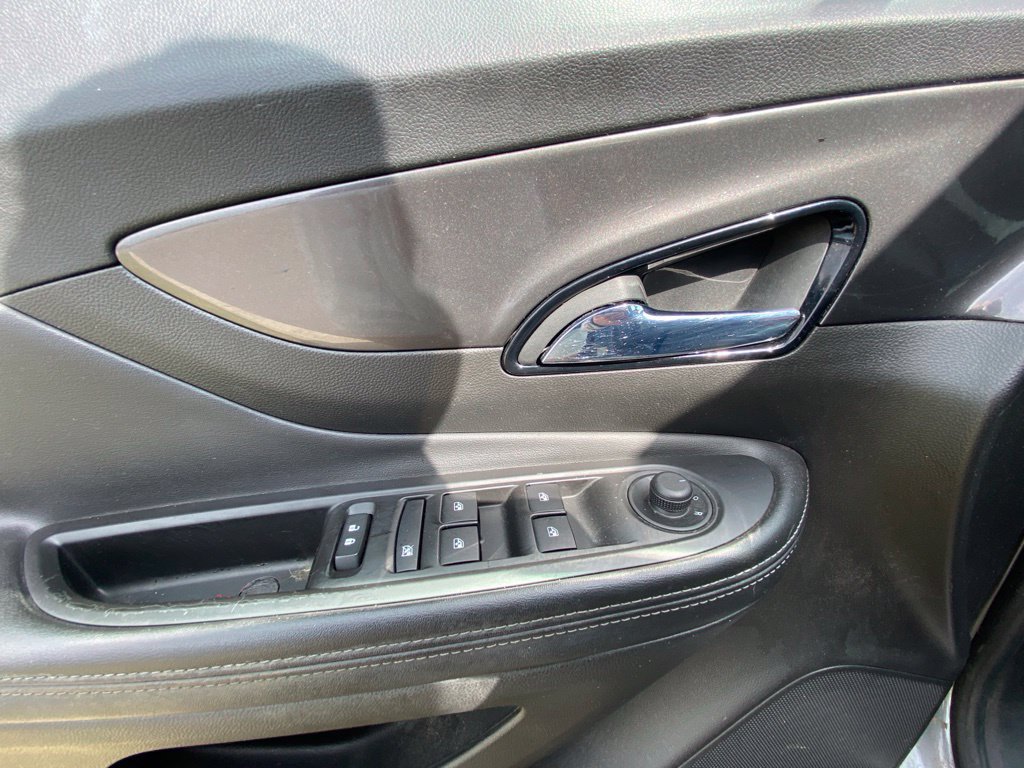 Used 2019 Buick Encore Essence FWD image 11