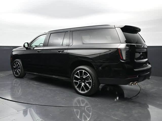 Used 2025 Chevrolet Suburban RST w/ Comfort Package AWD/4WD image 7