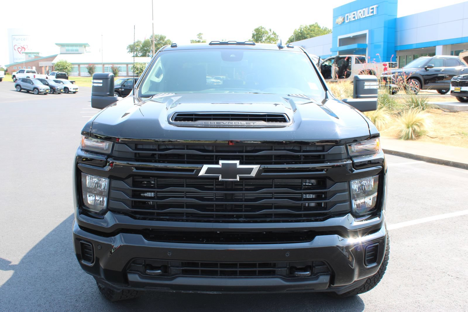 Used 2026 Chevrolet Silverado 2500 Custom w/ Custom Value Package AWD/4WD image 3