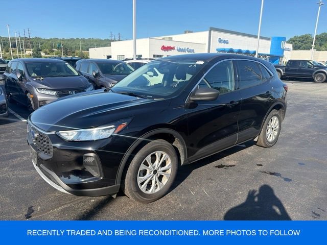 Used 2024 Ford Escape Active AWD/4WD image 2