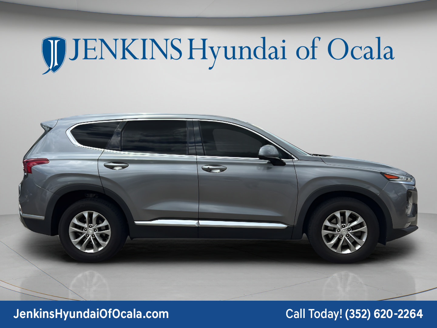 Used 2019 Hyundai Santa Fe SEL FWD image 2