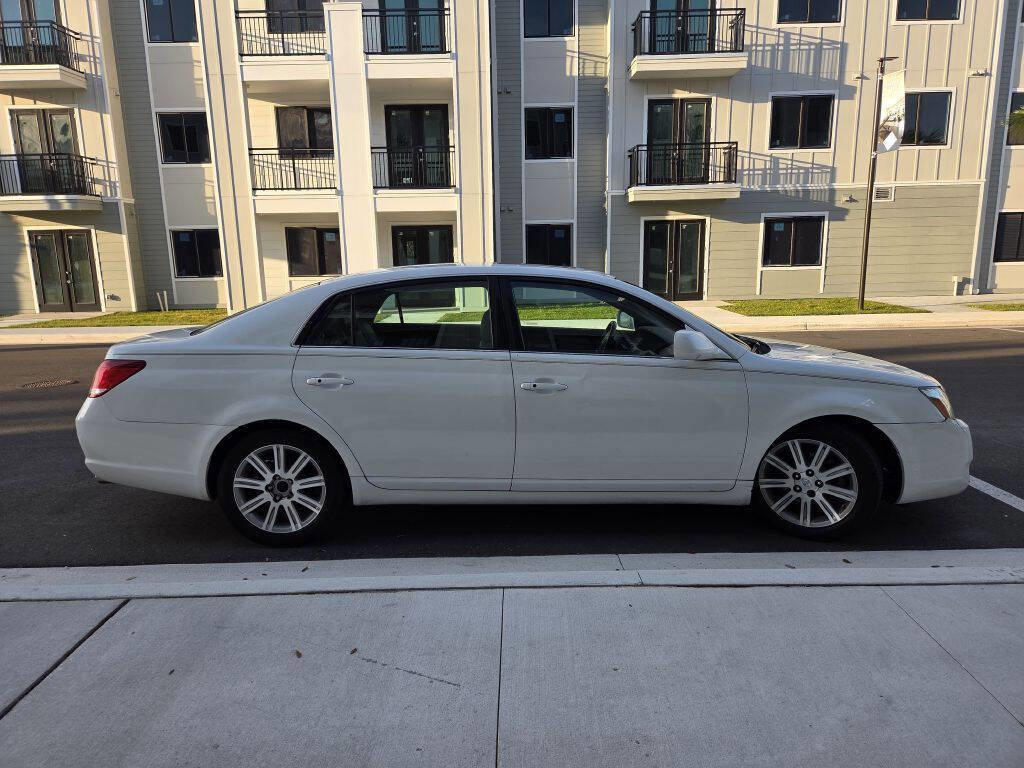 Used 2005 Toyota Avalon Limited image 5