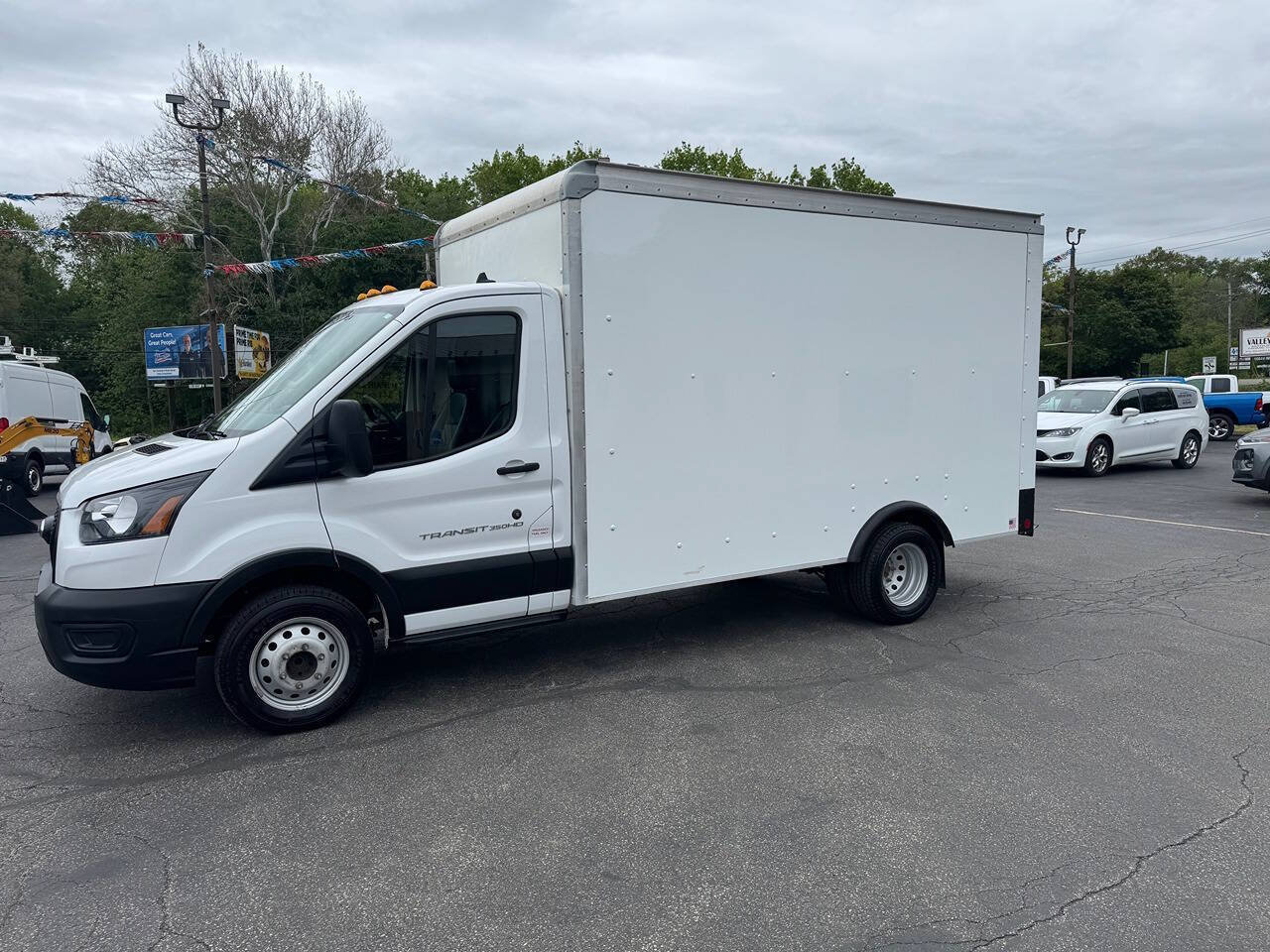 Used 2023 Ford Transit 350 DRW RWD image 6