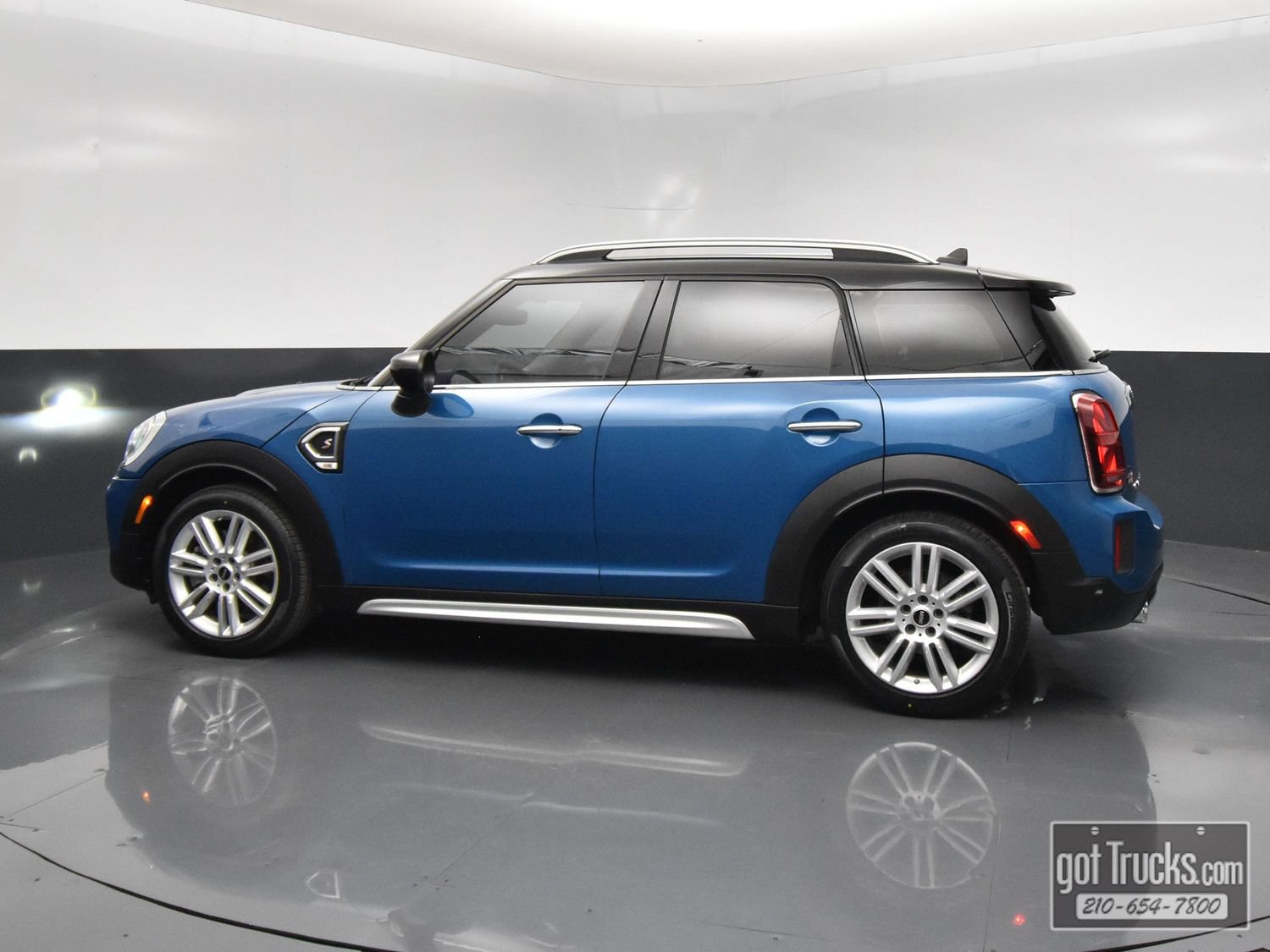 Used 2024 MINI Cooper Countryman S FWD image 3
