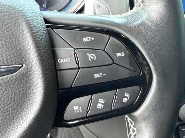 Used 2023 Chrysler 300 C RWD image 25