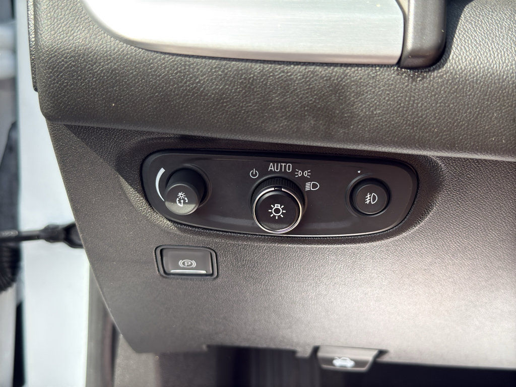 Used 2023 GMC Terrain SLT w/ LPO, Floor Liner Package image 18