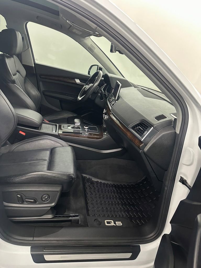 Used 2019 Audi Q5 2.0T Premium Plus w/ Premium Plus Package AWD/4WD image 38