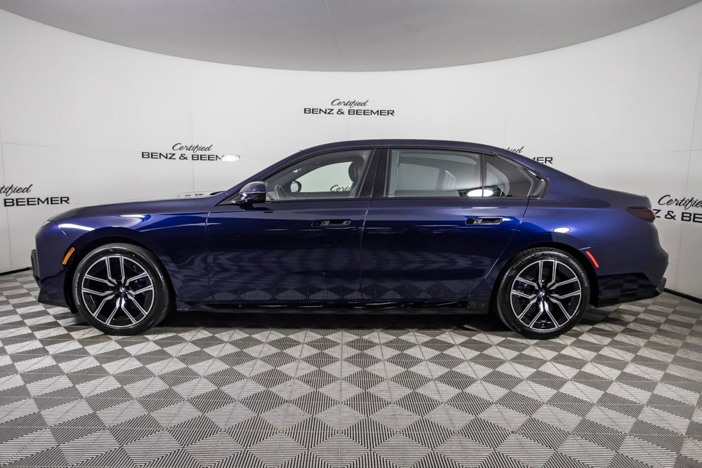 Used 2025 BMW 760i xDrive w/ Executive Package AWD/4WD image 10