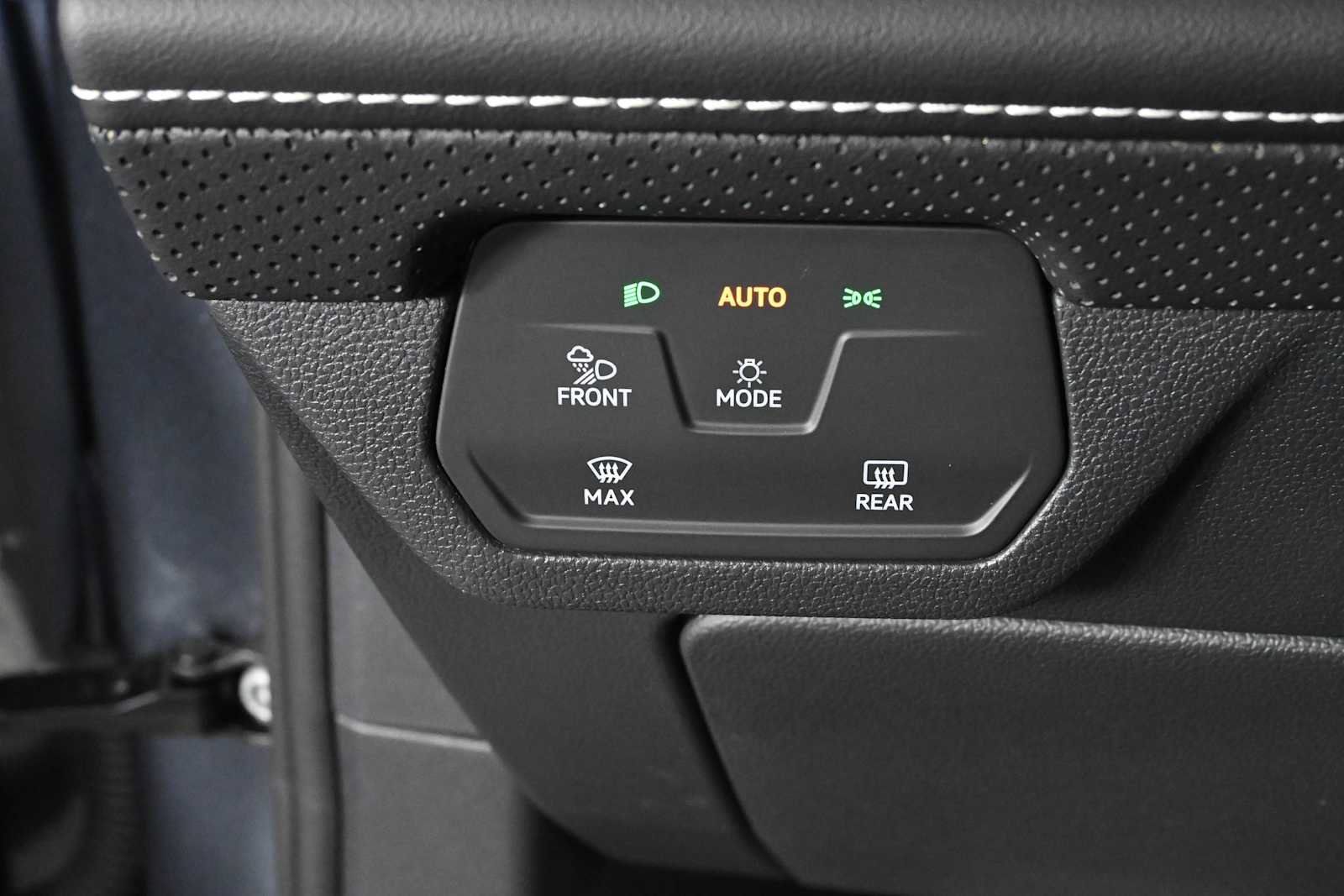 Certified 2024 Volkswagen Atlas SE FWD image 19