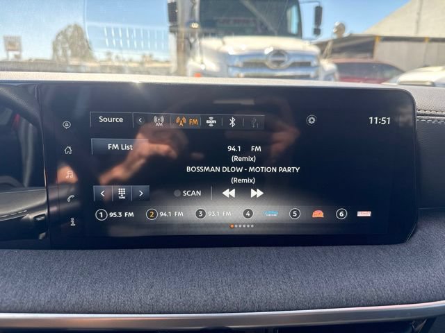 Used 2025 Nissan Kicks SV FWD image 14