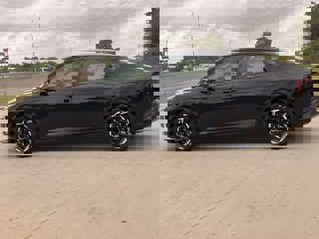 Used 2025 Kia K4 EX image 4
