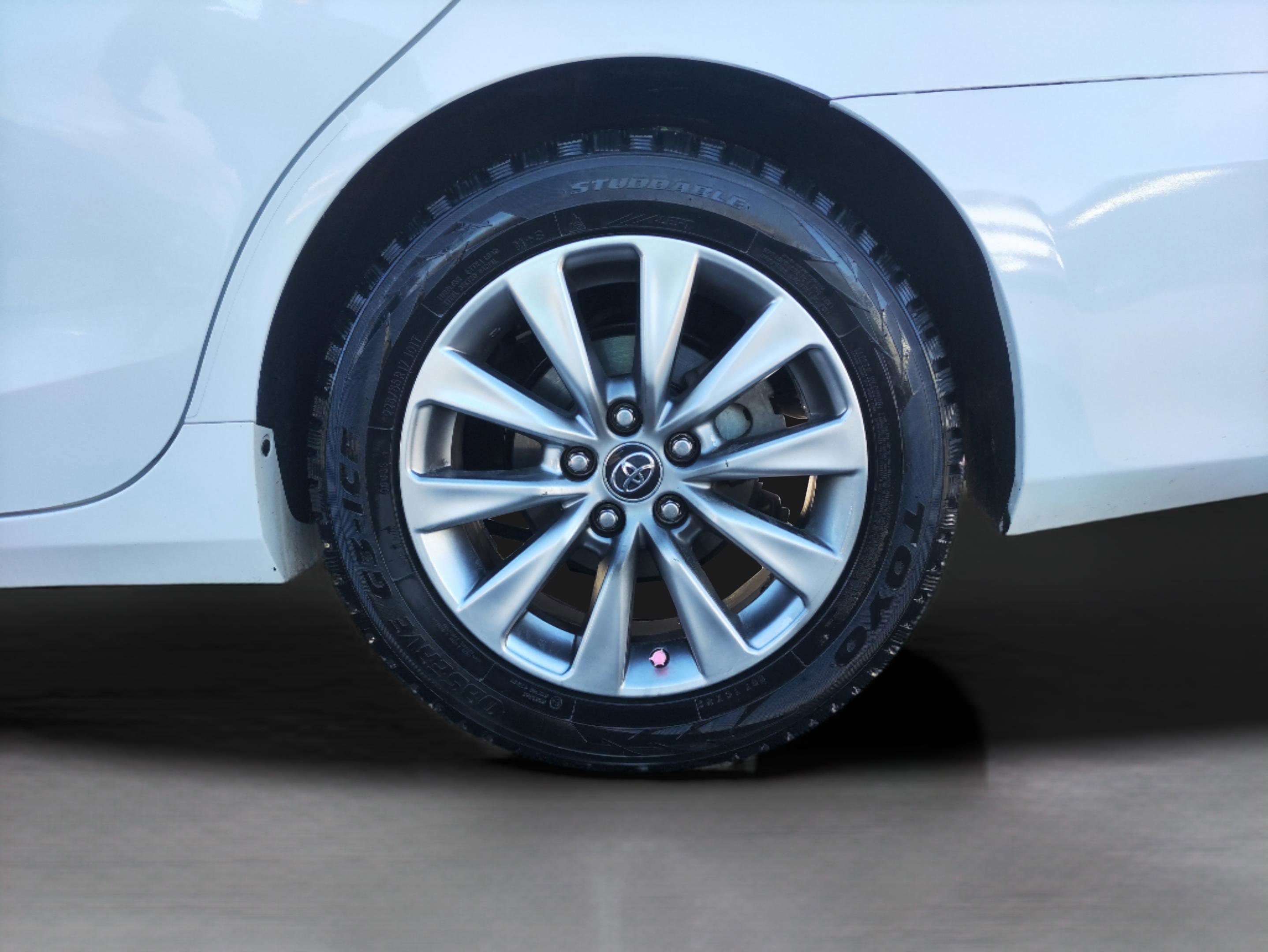 Used 2017 Toyota Camry XLE image 31