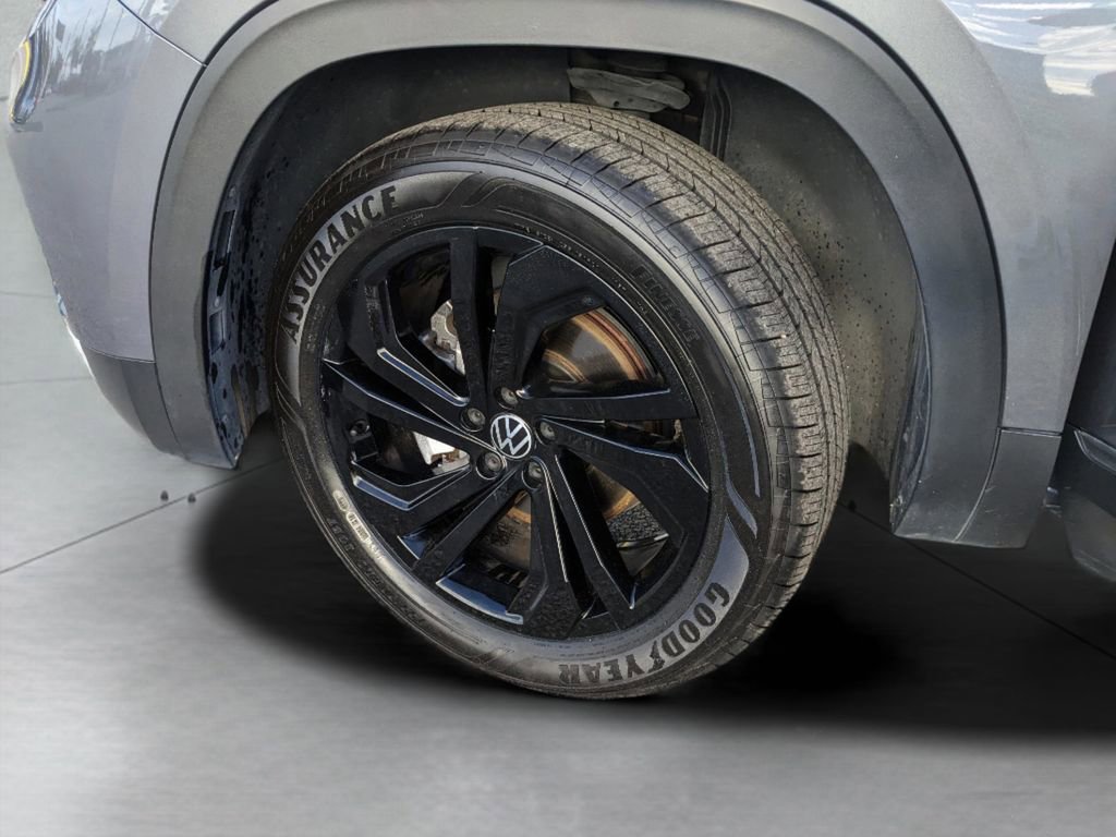 Used 2023 Volkswagen Atlas SE w/ Black Wheel Package FWD image 35