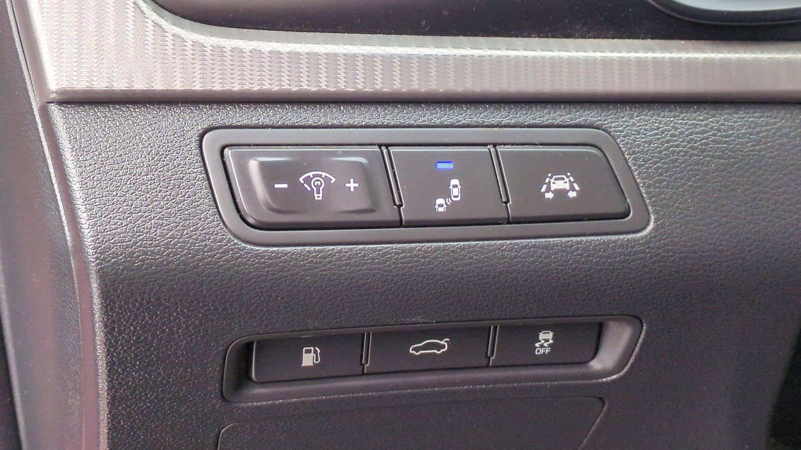 Used 2018 Hyundai Sonata Limited w/ Cargo Package image 17