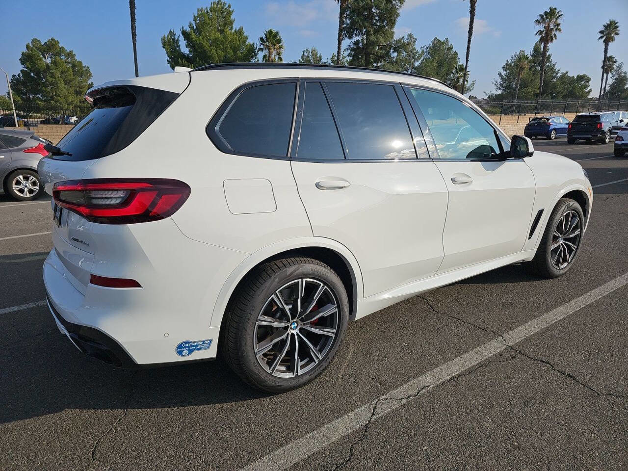 Used 2021 BMW X5 xDrive45e w/ M Sport Package AWD/4WD image 4