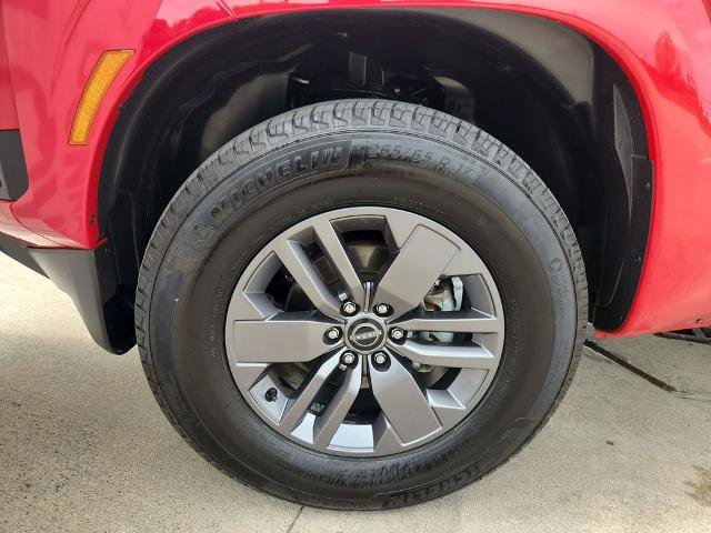 Certified 2025 Nissan Frontier SV image 29